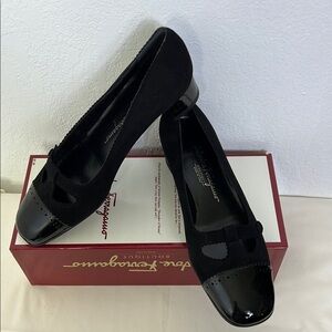 Salvatore Ferragamo boutique delizia Black Patent Leather round toe heels 8.5 C